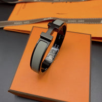 [Globe Jewelers] CLIC HM SO SCHWARZ-GRAUES ARMBAND