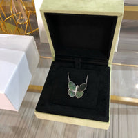 [グローブジュエラーズ]ラージバタフライシルバーペンダントダイヤモンドネックレス
